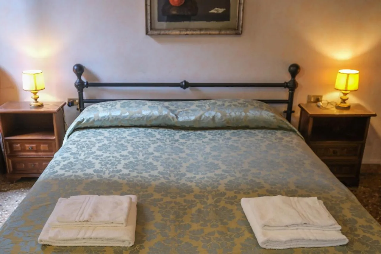 Nocleg ze śniadaniem Bed and Breakfast Ca'Salvador Wenecja